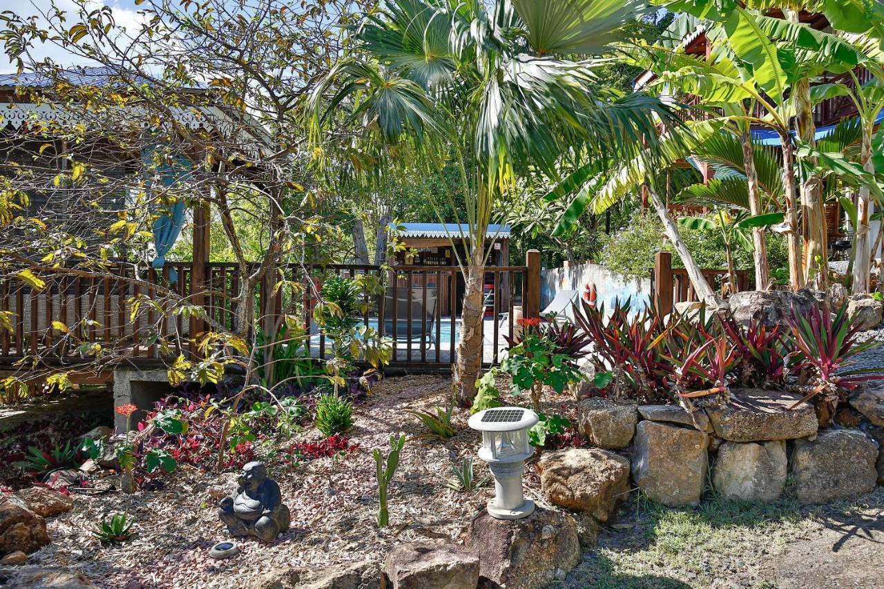 Bungalow La Tortue Bleue บูญองต์ ภายนอก รูปภาพ